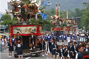 敦賀気比神宮祭りです。